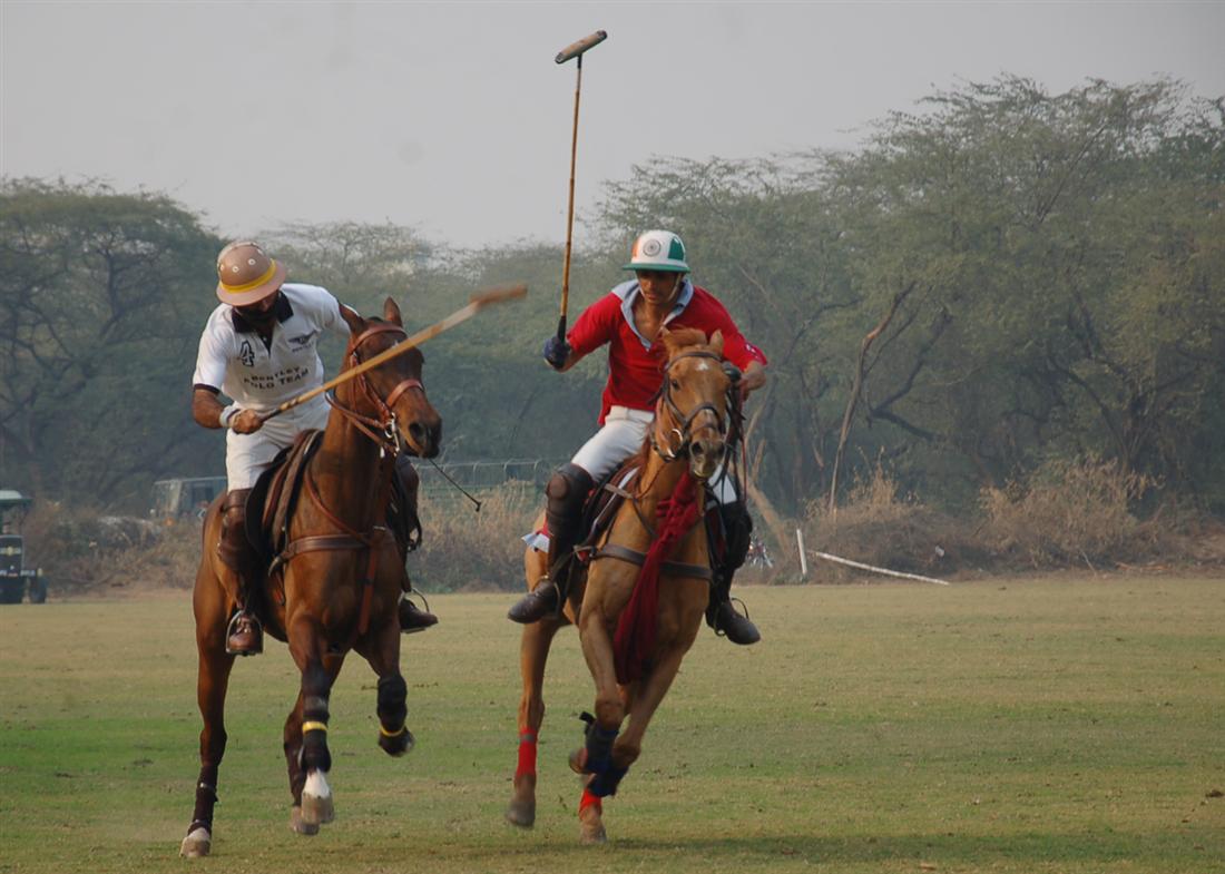 8Goal Bentleys Col Navjit Sandhu shows his skill n the polo field vs PBG